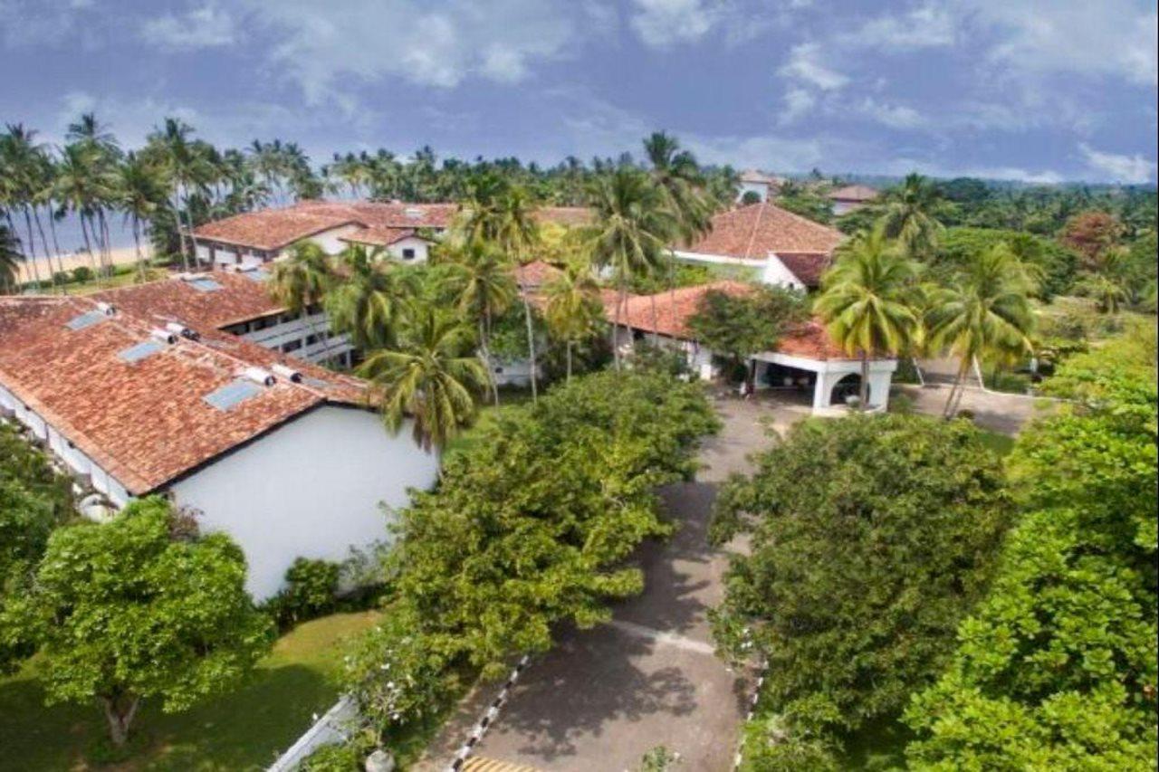 Tangerine Beach Hotel Kalutara Exterior photo