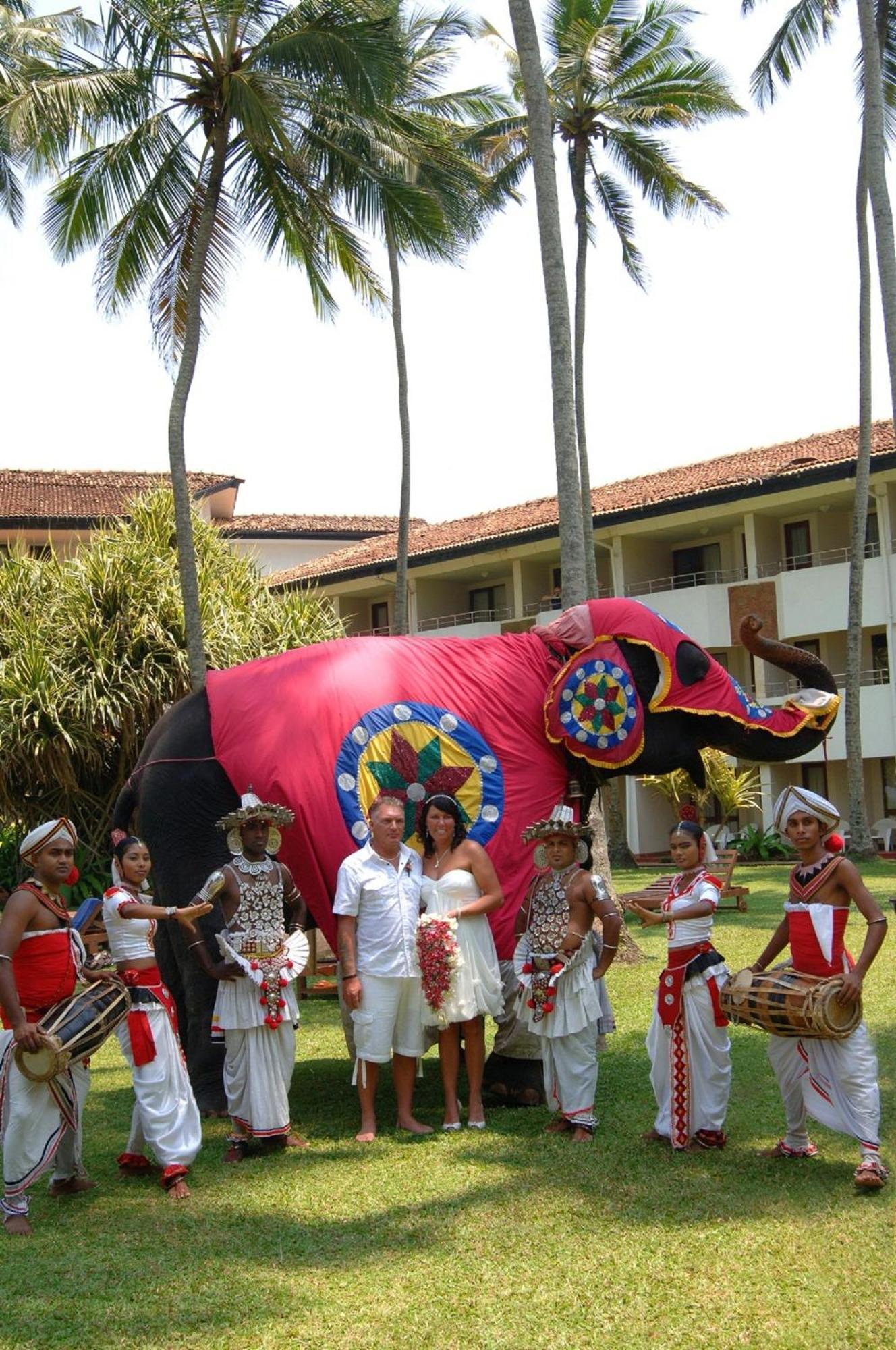 Tangerine Beach Hotel Kalutara Exterior photo